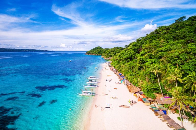 boracay island in the philippines